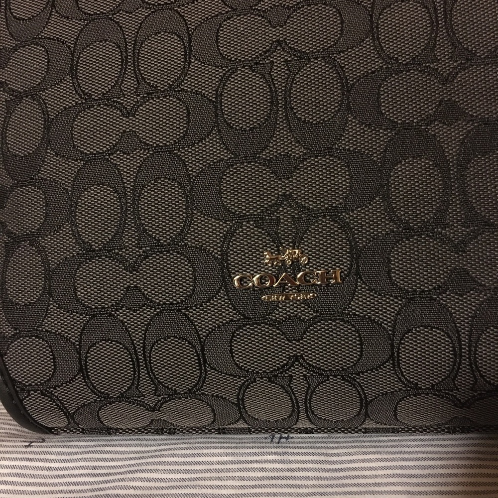Coach crossbody - Picture 2 of 9